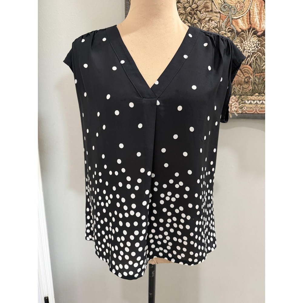 Ann Taylor Factory Blouse Womens XS Black Polka Dot Print V Neck Cap Sleeve